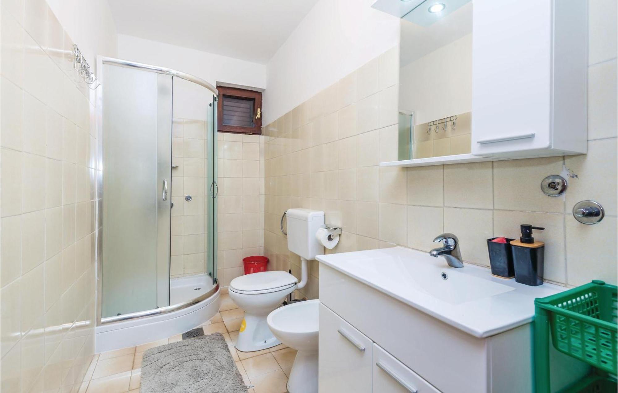 Stunning Apartment In Barbat-Rab With Wifi Barbat na Rabu Ngoại thất bức ảnh