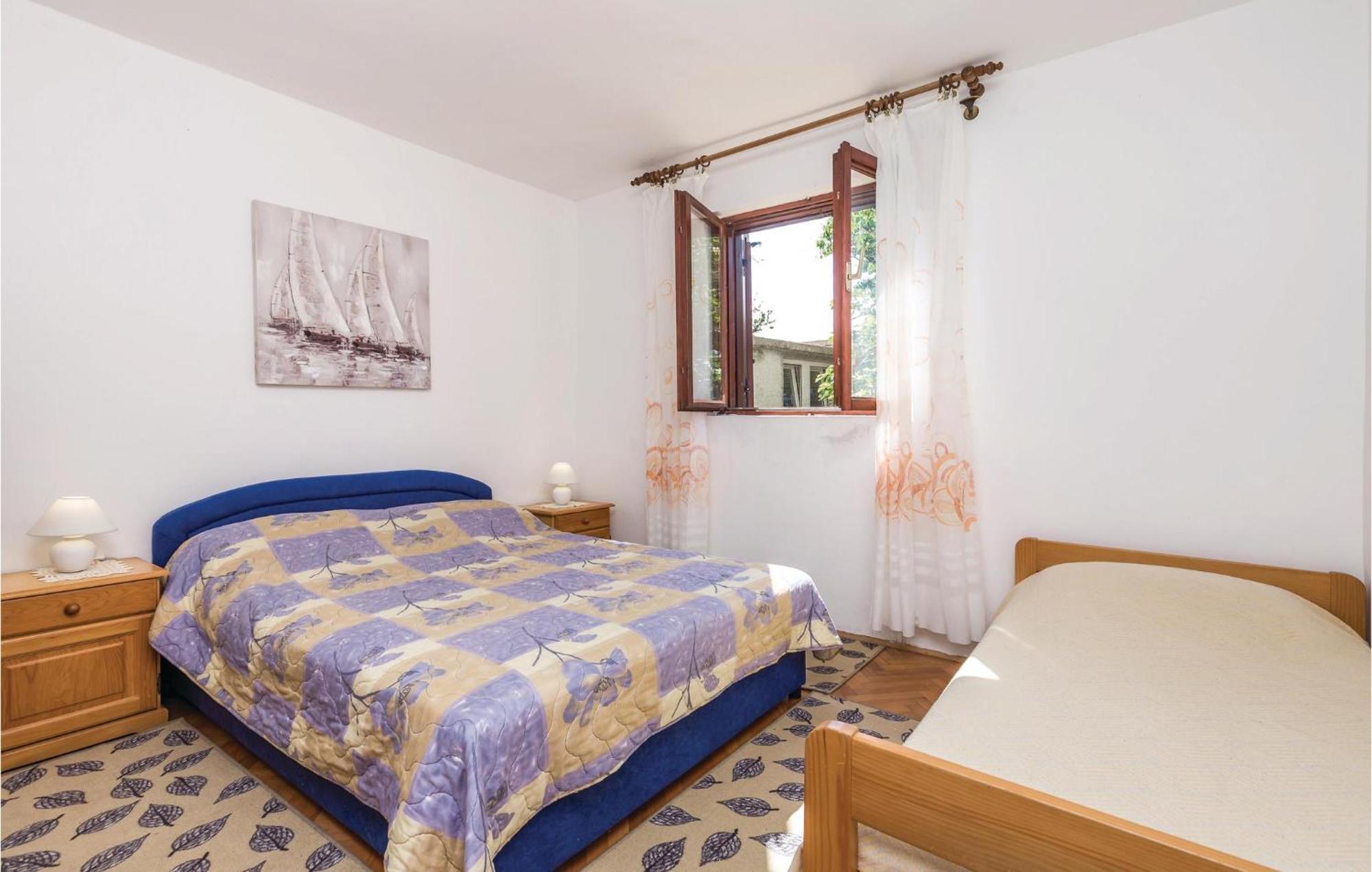 Stunning Apartment In Barbat-Rab With Wifi Barbat na Rabu Ngoại thất bức ảnh